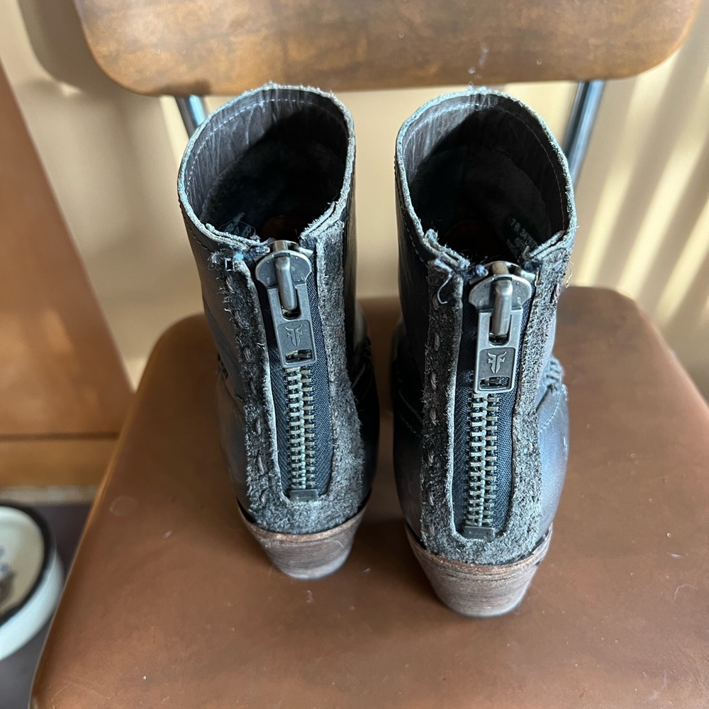 Frye Leslie Artisan Boot - NWOT - Picture 3 of 9